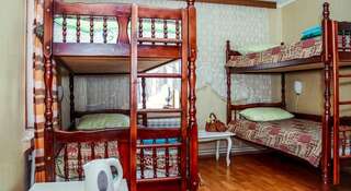 Хостел Guest House on Arbatskaya Коломна Кровать в общем 6-местном номере для мужчин и женщин-12